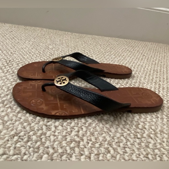 Tory Burch Throra Thong Sandals - Black Leather with Brown Sole - Picture 9 of 13